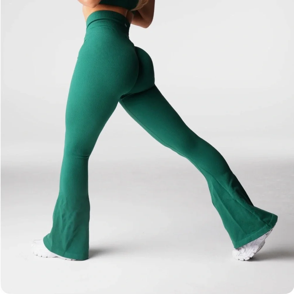 NVGTN Balsam Green Sports Bra and Leggings Set LG/XL - Picture 4 of 16